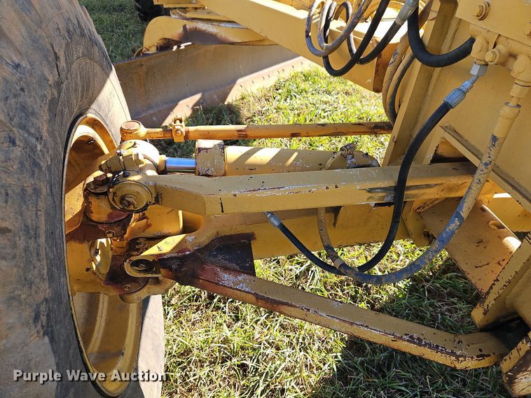 image for item DT7564 1985 Caterpillar 120G motor grader