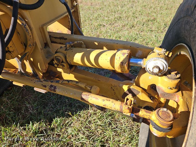 image for item DT7564 1985 Caterpillar 120G motor grader