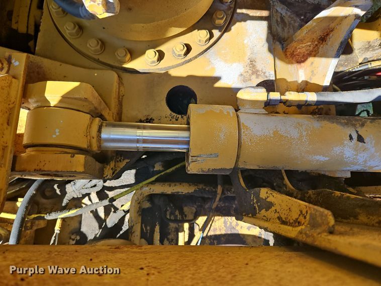 image for item DT7564 1985 Caterpillar 120G motor grader