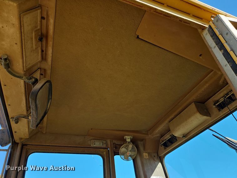 image for item DT7564 1985 Caterpillar 120G motor grader