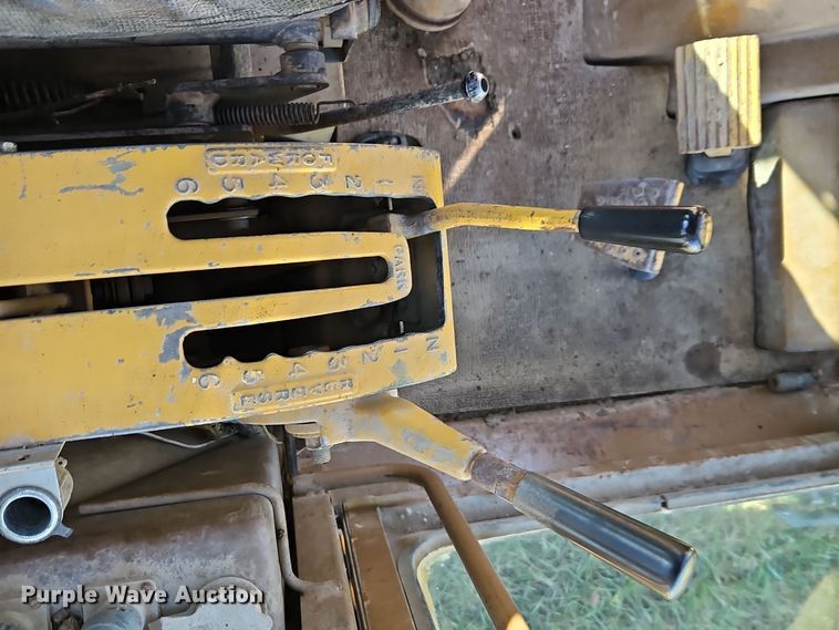 image for item DT7564 1985 Caterpillar 120G motor grader