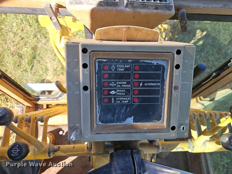 image for item DT7564 1985 Caterpillar 120G motor grader