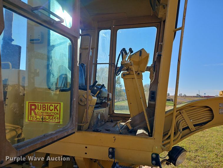 image for item DT7564 1985 Caterpillar 120G motor grader