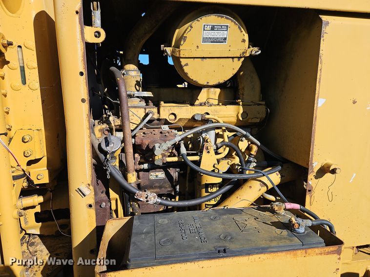image for item DT7564 1985 Caterpillar 120G motor grader