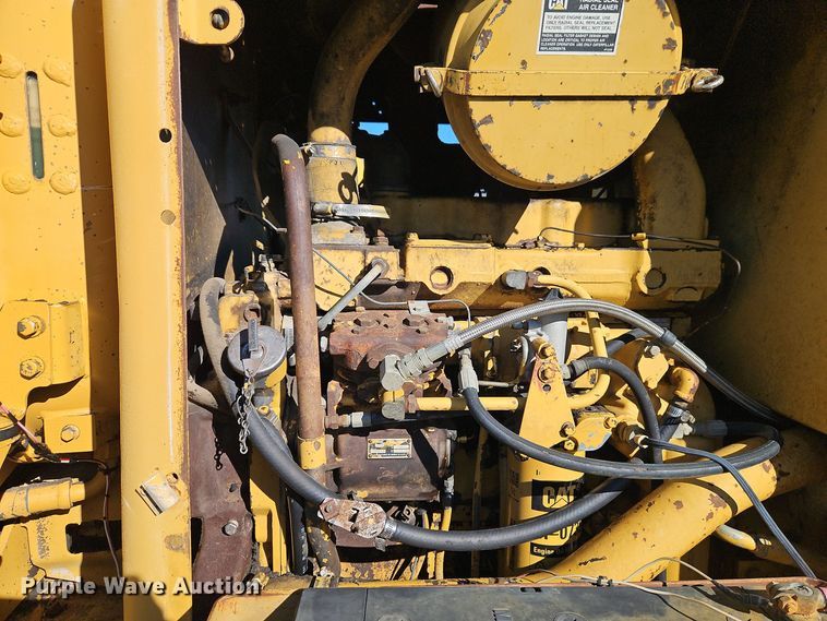 image for item DT7564 1985 Caterpillar 120G motor grader