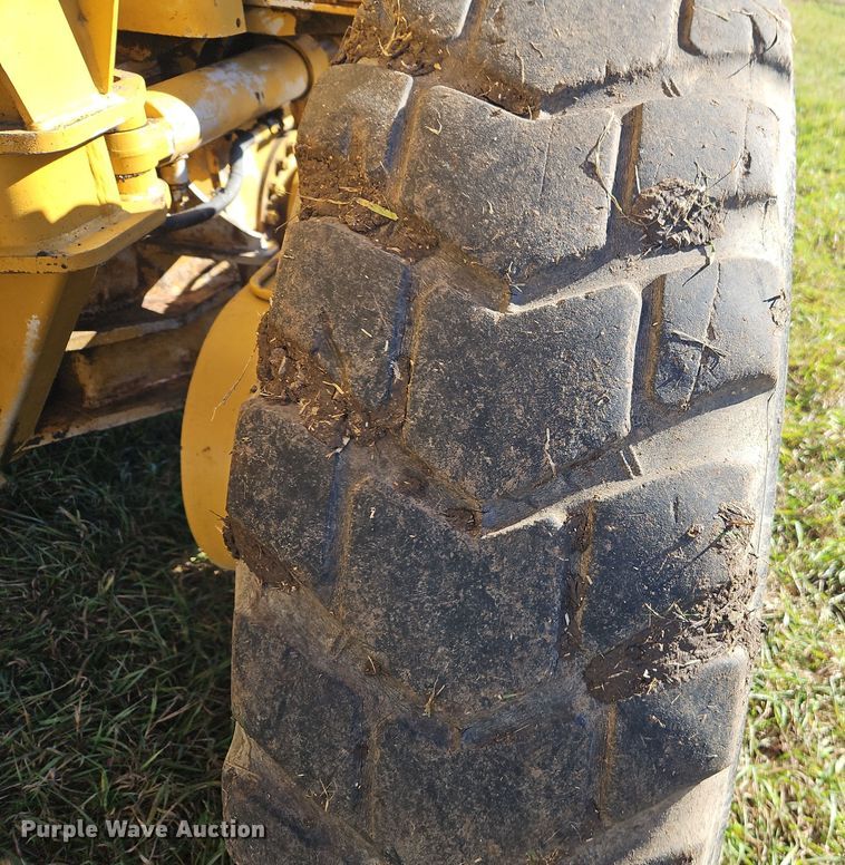 image for item DT7564 1985 Caterpillar 120G motor grader