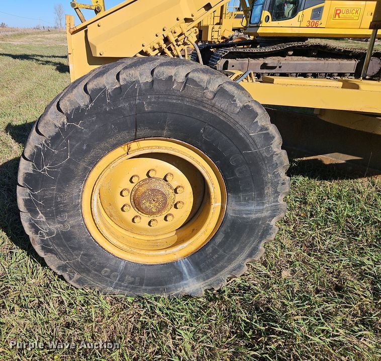 image for item DT7564 1985 Caterpillar 120G motor grader