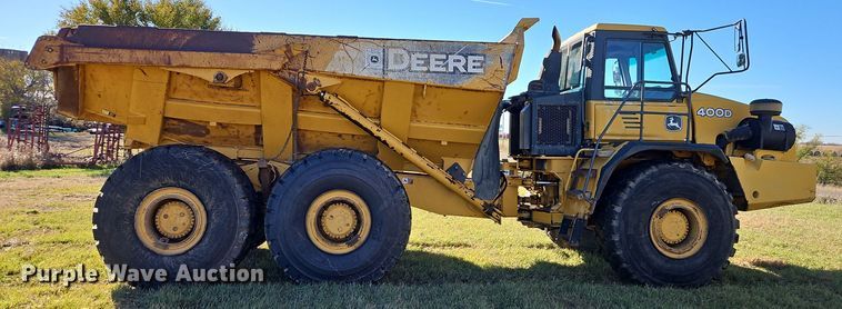 image for item DT7565 2006 John Deere 400D haul truck