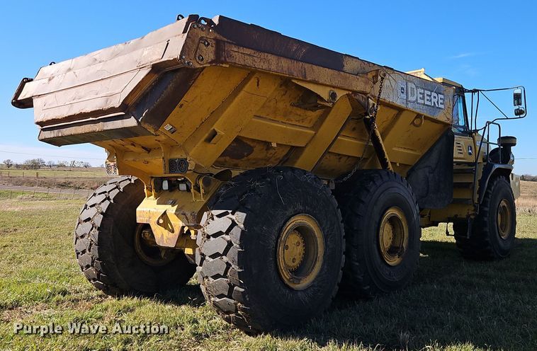 image for item DT7565 2006 John Deere 400D haul truck