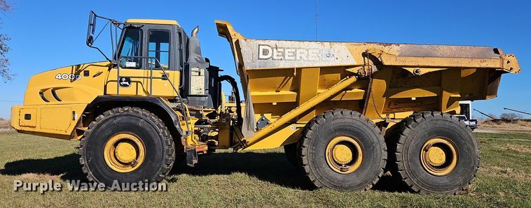 image for item DT7565 2006 John Deere 400D haul truck