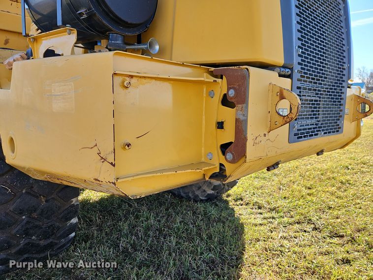 image for item DT7565 2006 John Deere 400D haul truck