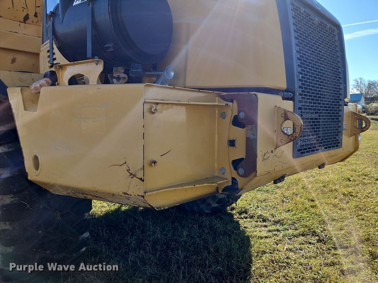 image for item DT7565 2006 John Deere 400D haul truck