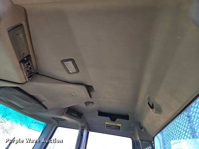 image for item DT7565 2006 John Deere 400D haul truck