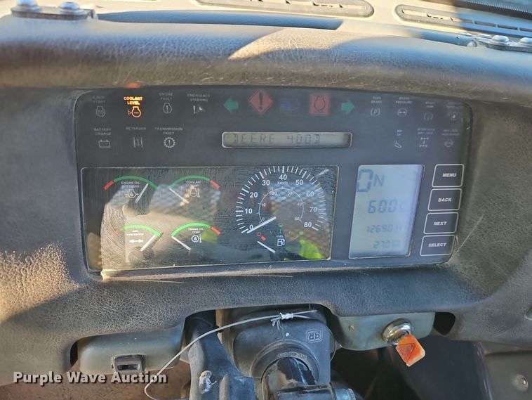 image for item DT7565 2006 John Deere 400D haul truck