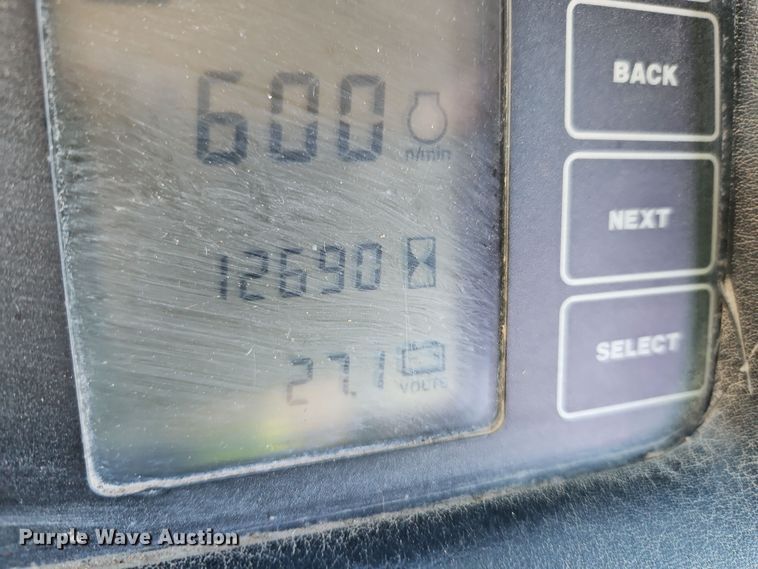 image for item DT7565 2006 John Deere 400D haul truck