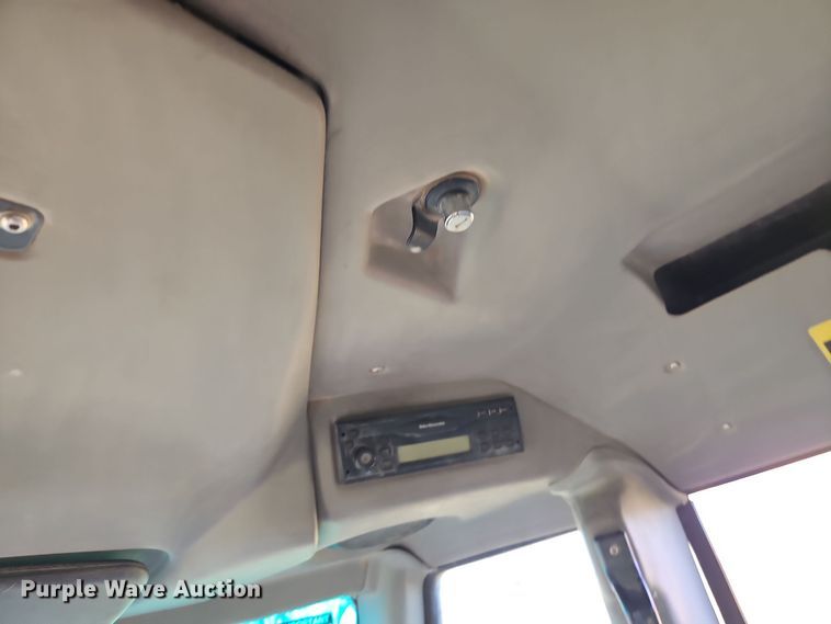 image for item DT7565 2006 John Deere 400D haul truck