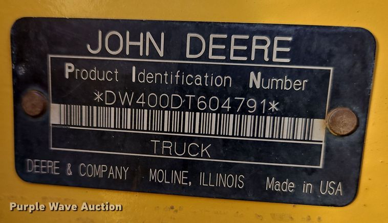 image for item DT7565 2006 John Deere 400D haul truck