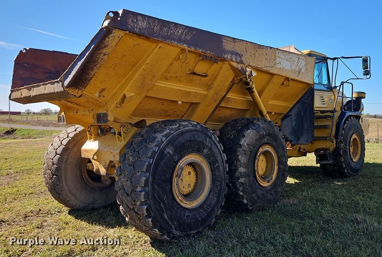 image for item DT7567 2006 John Deere 400D haul truck