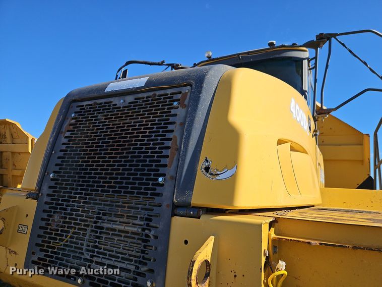 image for item DT7567 2006 John Deere 400D haul truck