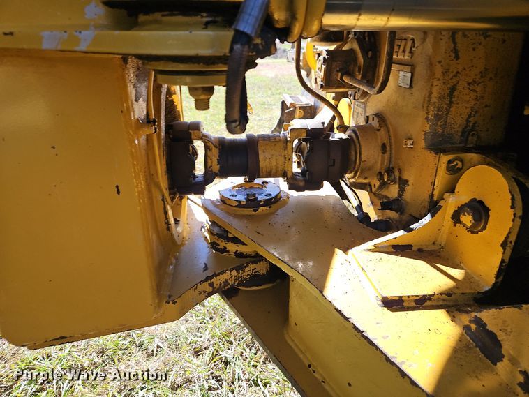 image for item DT7567 2006 John Deere 400D haul truck