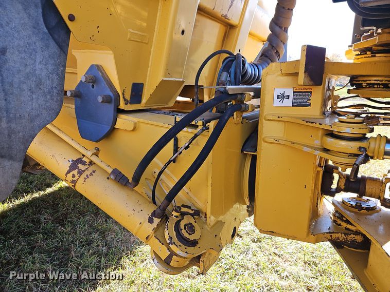 image for item DT7567 2006 John Deere 400D haul truck