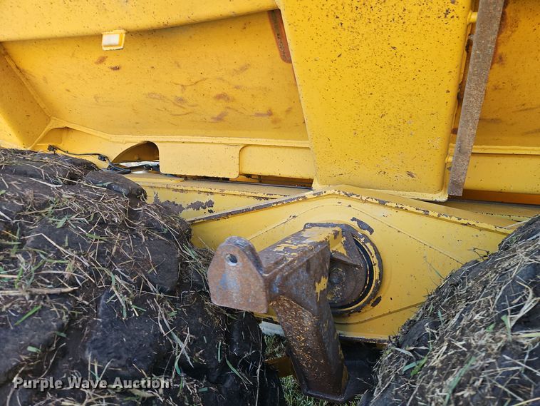 image for item DT7567 2006 John Deere 400D haul truck
