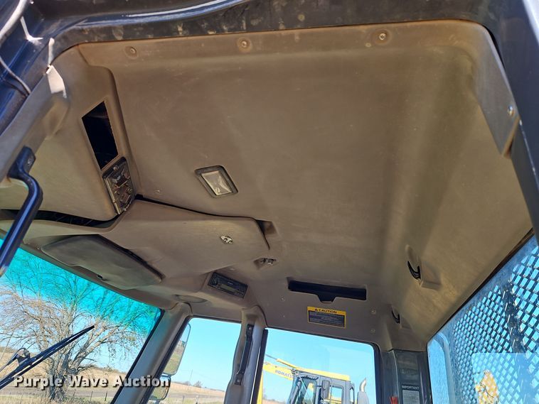 image for item DT7567 2006 John Deere 400D haul truck