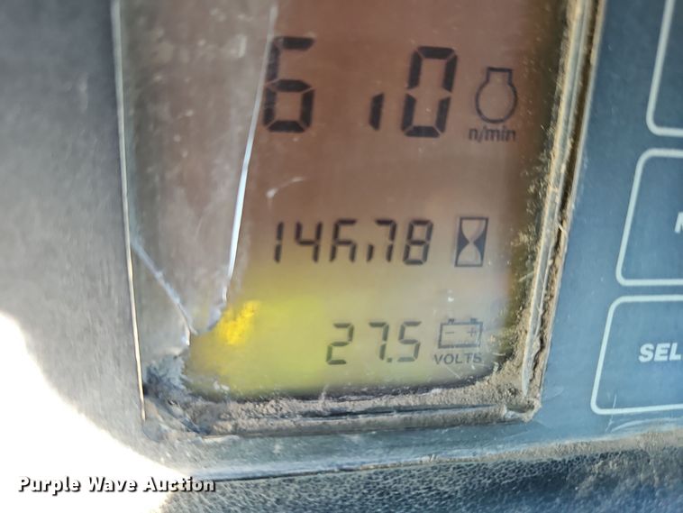 image for item DT7567 2006 John Deere 400D haul truck