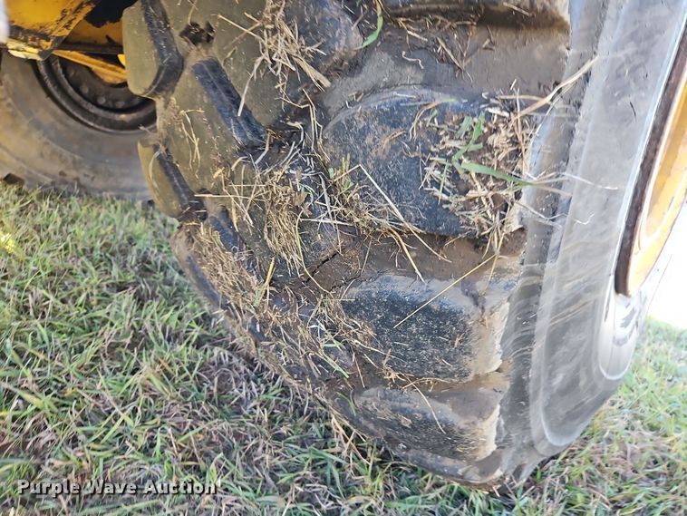 image for item DT7567 2006 John Deere 400D haul truck