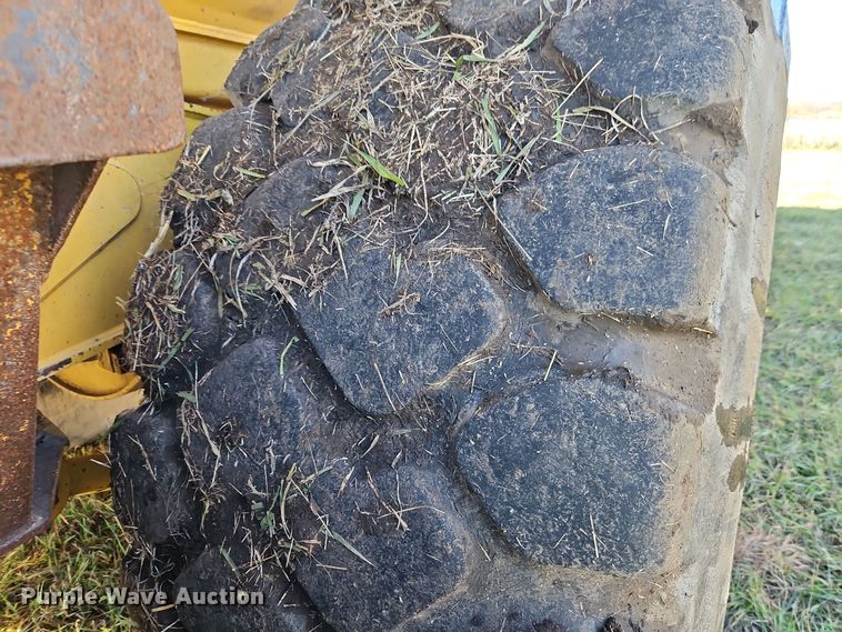 image for item DT7567 2006 John Deere 400D haul truck