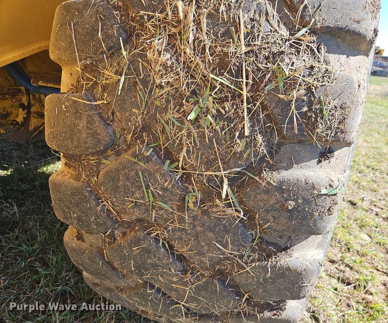 image for item DT7567 2006 John Deere 400D haul truck