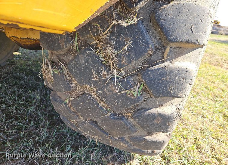 image for item DT7567 2006 John Deere 400D haul truck