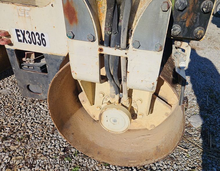 image for item DT7571 1999 Ingersoll-Rand DD-32 double drum vibratory roller