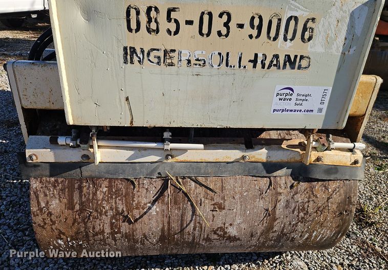 image for item DT7571 1999 Ingersoll-Rand DD-32 double drum vibratory roller