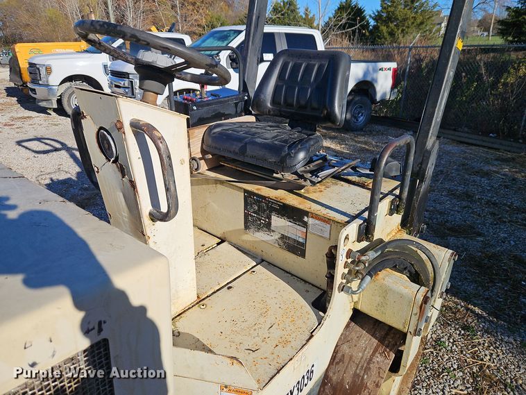 image for item DT7571 1999 Ingersoll-Rand DD-32 double drum vibratory roller