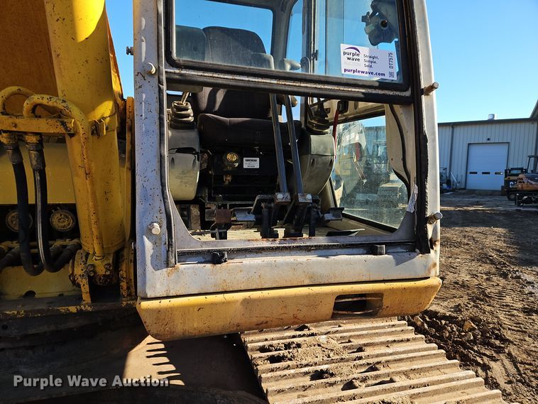 image for item DT7575 1998 Kobelco SK200LC MARK IV excavator