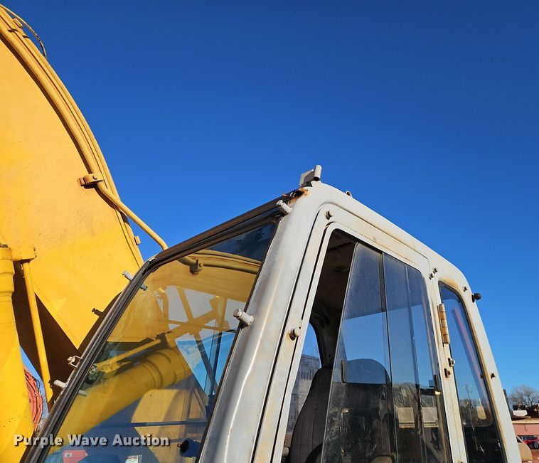 image for item DT7575 1998 Kobelco SK200LC MARK IV excavator