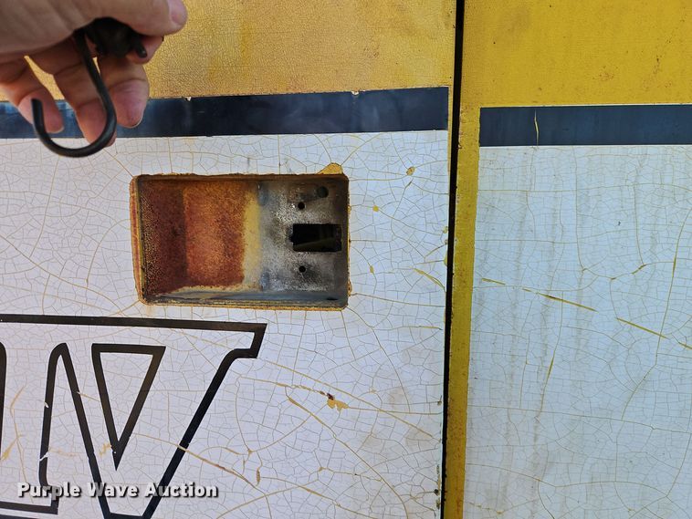 image for item DT7575 1998 Kobelco SK200LC MARK IV excavator