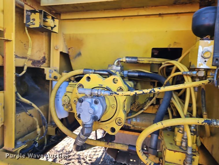 image for item DT7575 1998 Kobelco SK200LC MARK IV excavator