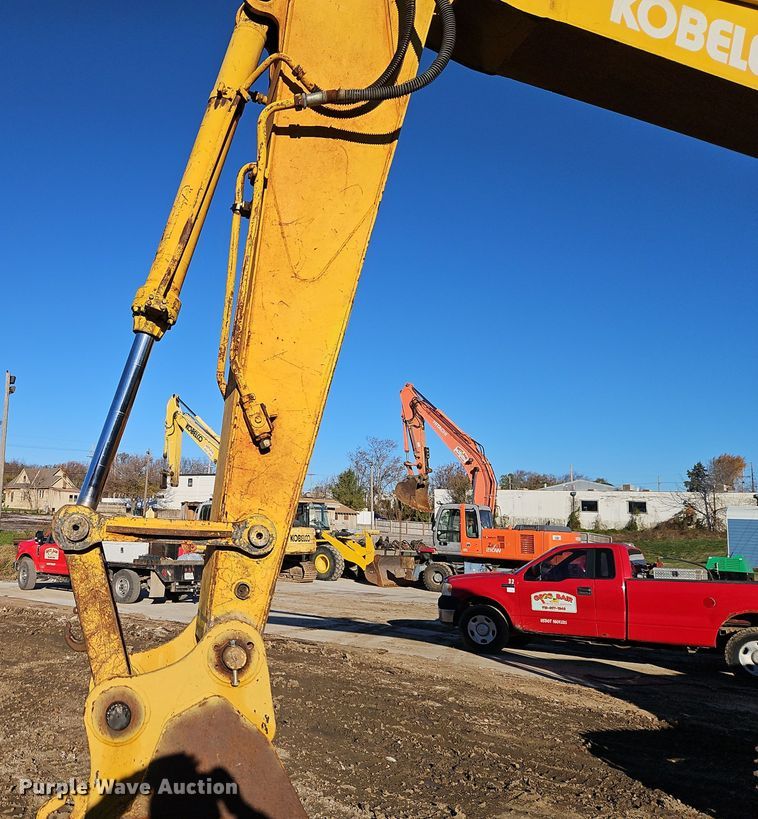 image for item DT7575 1998 Kobelco SK200LC MARK IV excavator