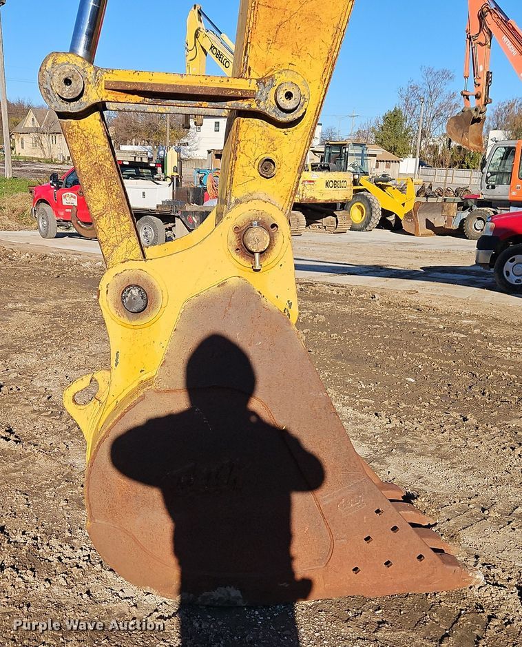 image for item DT7575 1998 Kobelco SK200LC MARK IV excavator