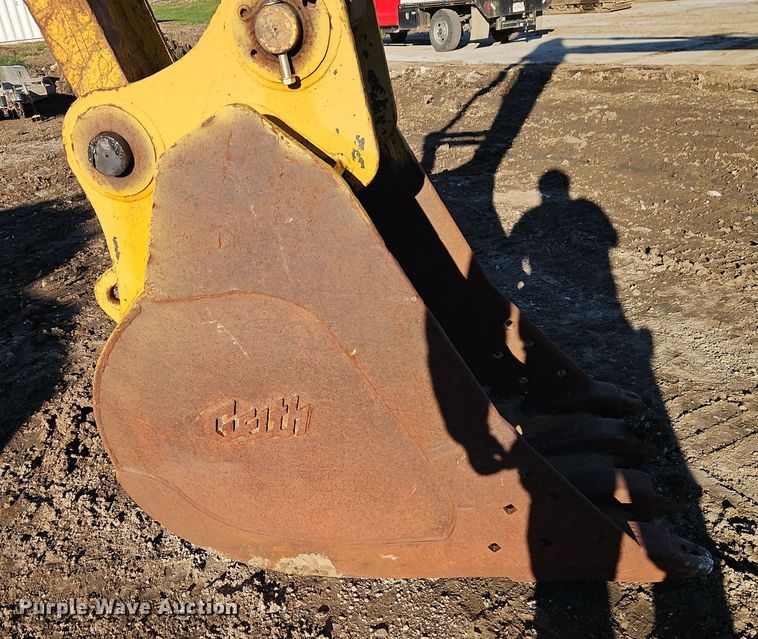 image for item DT7575 1998 Kobelco SK200LC MARK IV excavator