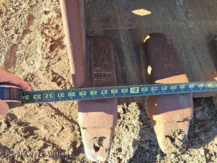 image for item DT7575 1998 Kobelco SK200LC MARK IV excavator