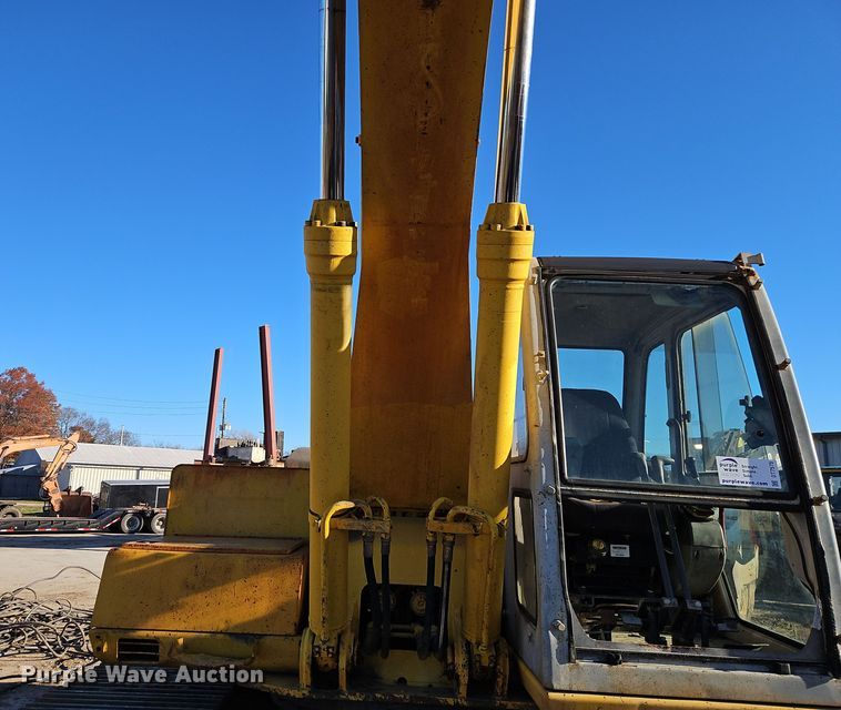 image for item DT7575 1998 Kobelco SK200LC MARK IV excavator