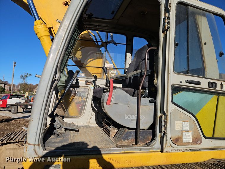 image for item DT7575 1998 Kobelco SK200LC MARK IV excavator