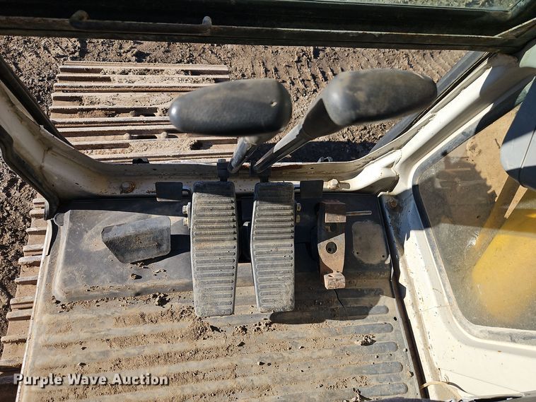 image for item DT7575 1998 Kobelco SK200LC MARK IV excavator