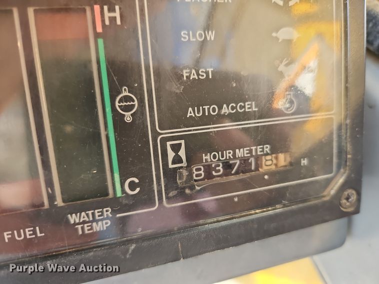 image for item DT7575 1998 Kobelco SK200LC MARK IV excavator