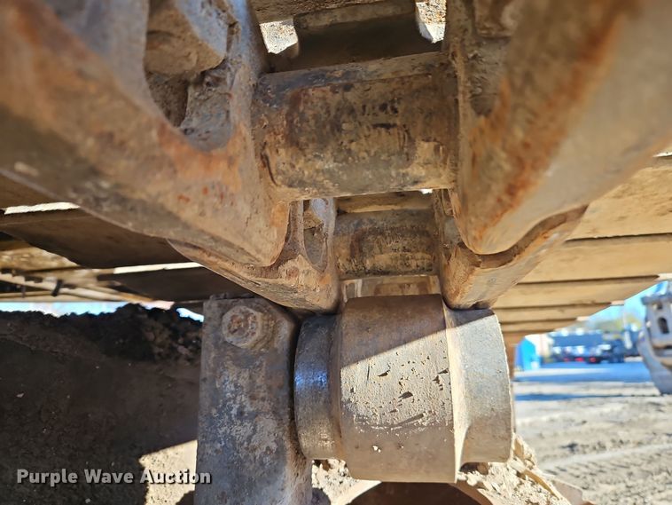 image for item DT7575 1998 Kobelco SK200LC MARK IV excavator