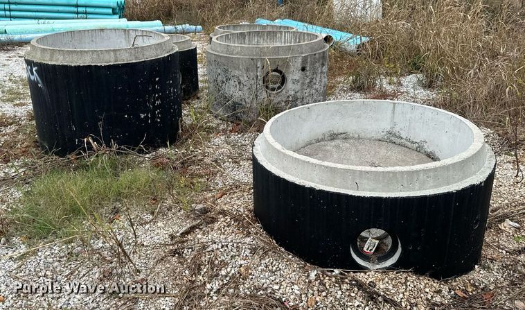 image for item DU9609 PVC pipes and manholes