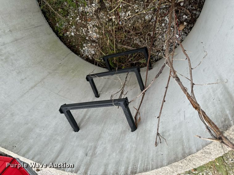 image for item DU9609 PVC pipes and manholes